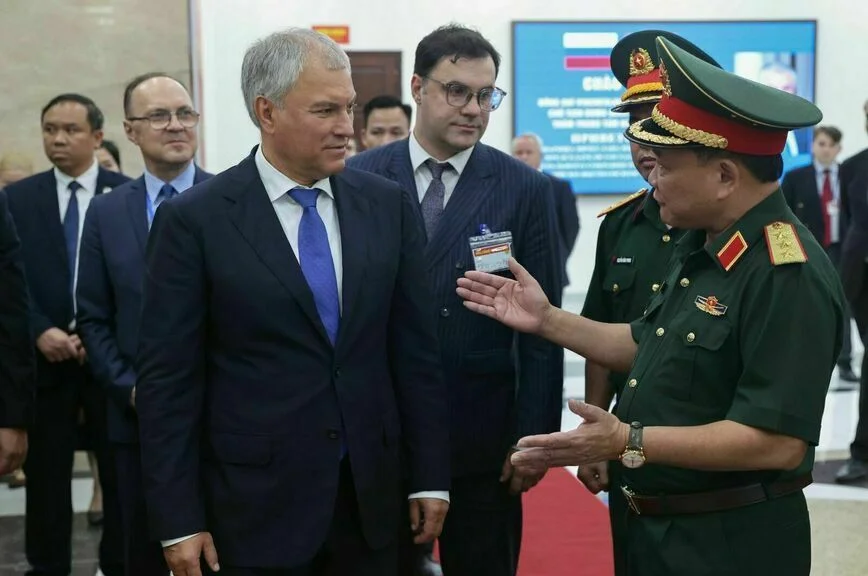 Председатель Государственной Думы Вячеслав Володин посетил Совместный Российско-Вьетнамский Тропический научно-исследовательский и технологический центр.