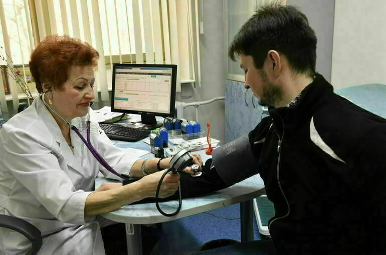 Минобороны расширит список болезней, с которыми не возьмут на контракт