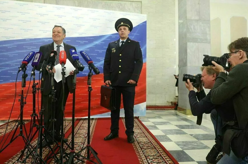 МРОТ поднимут до 27 тысяч рублей, пенсии проиндексируют на 7,6 процента