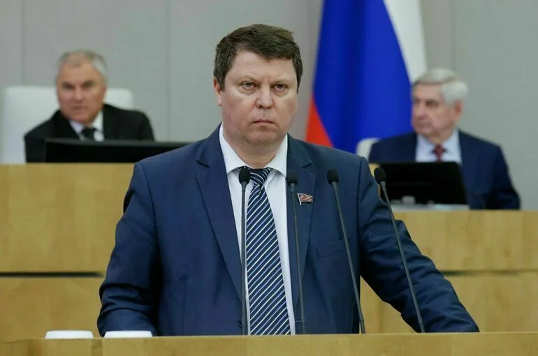 Депутат предложил перестать выплачивать пенсии неработающим мигрантам
