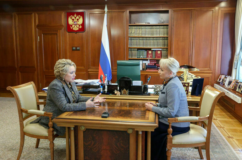 Матвиенко призвала мотивировать предприятия брать на практику учащихся колледжей