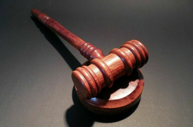 Суд заочно приговорил певицу Максакову* к 4,5 года колонии