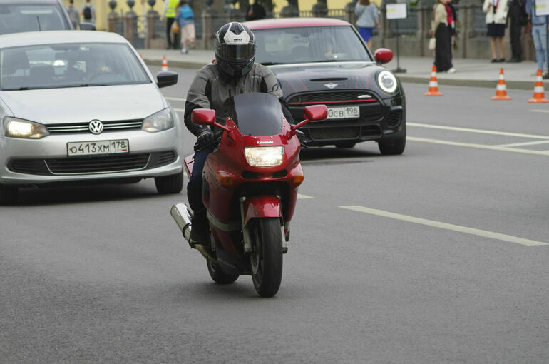 Бесплатная парковка для мотоциклов и электрокаров введена на платных парковках Подмосковья