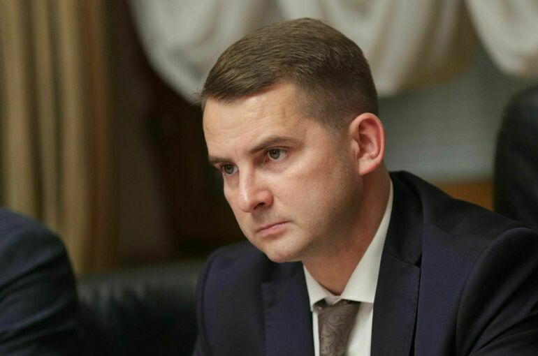 Депутат призвал страховать электросамокатчиков и ограничить им скорость