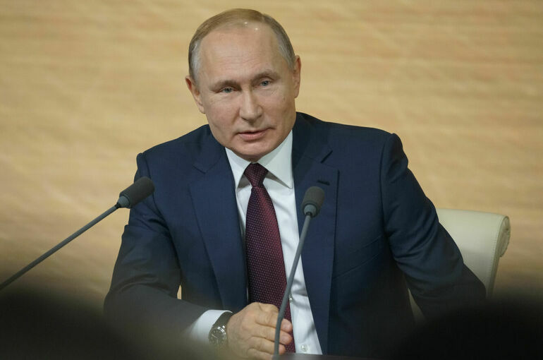 Путин поздравил педагогов с грядущим Днем учителя