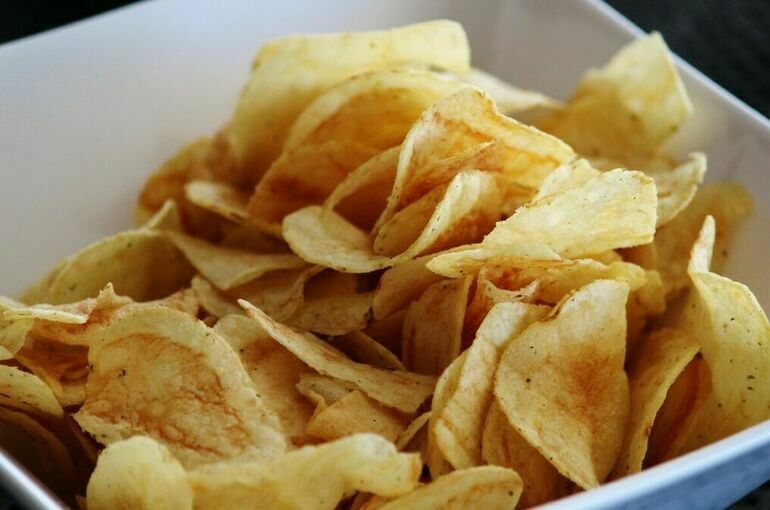 Чипсы и газировку предложили маркировать как опасные для здоровья