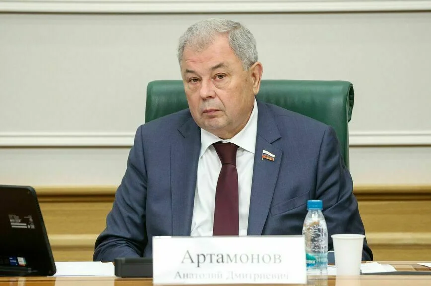 Глава Комитета Совета Федерации по бюджету и финансовым рынкам Анатолий Артамонов.
