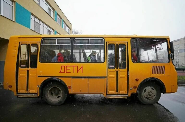 Школьные автобусы предложили оснастить мигалками