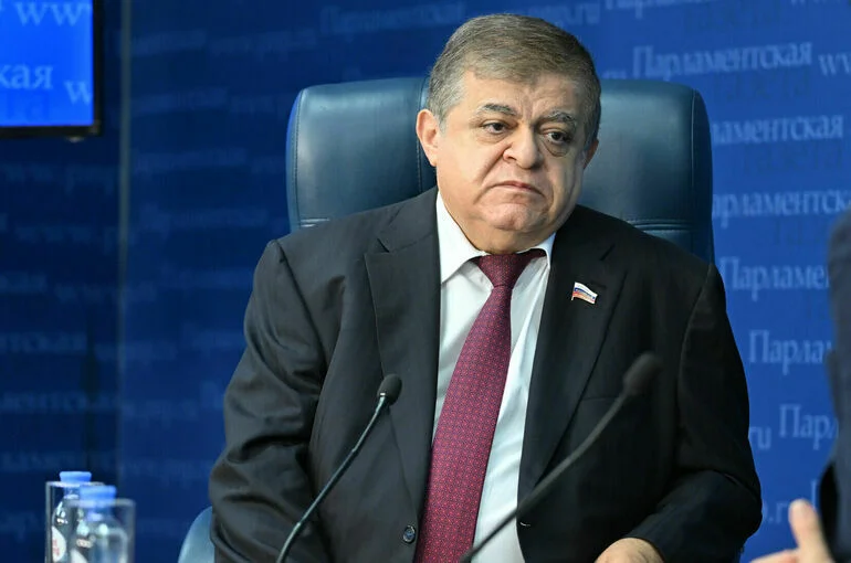 Сенатор Джабаров: Из-за поставок «Томагавков» может пострадать не только Украина