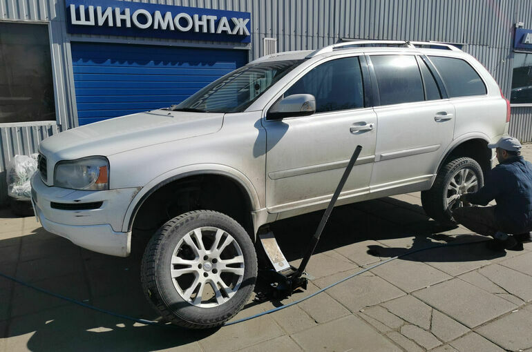 Эксперт рассказал, когда лучше поменять летние шины на зимние 