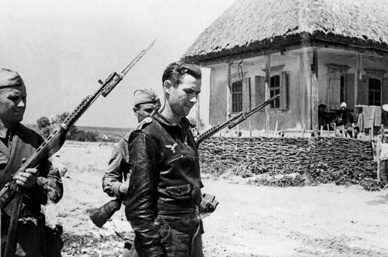 Как в Красной армии охраняли и конвоировали пленных фашистов