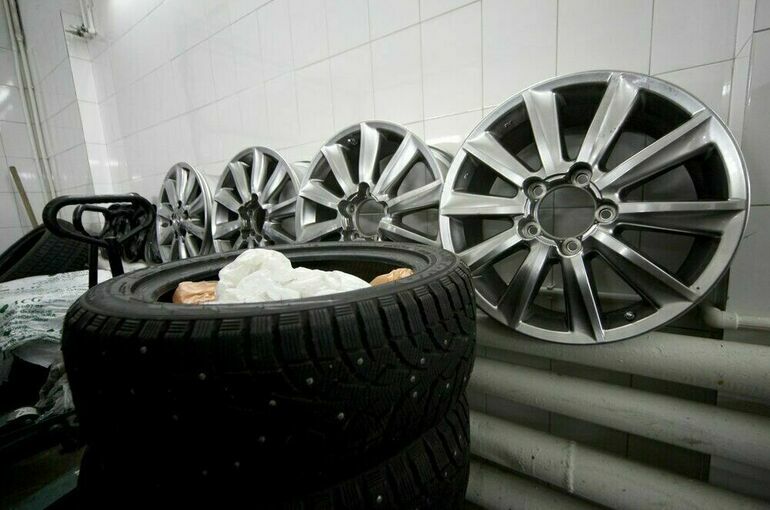 В Минтрансе рассказали, когда водителям следует переобуваться на зимнюю резину