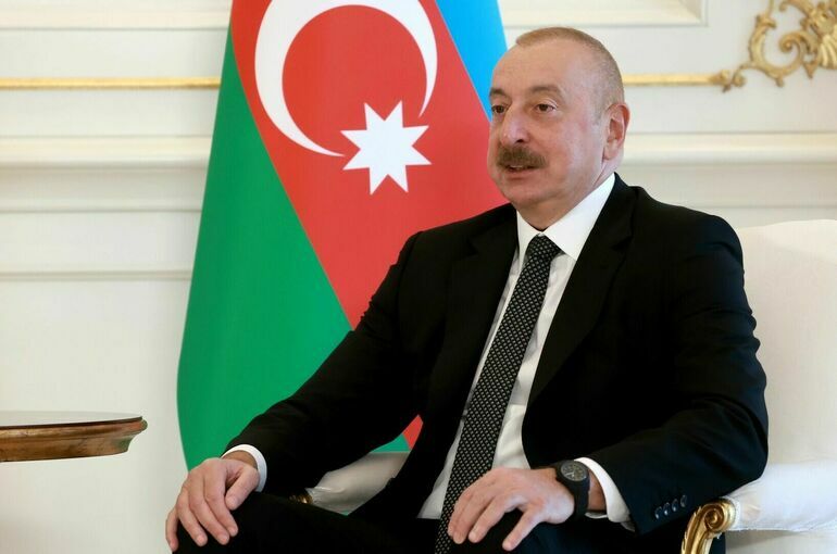 Алиев поблагодарил Путина за информацию о причинах крушения AZAL