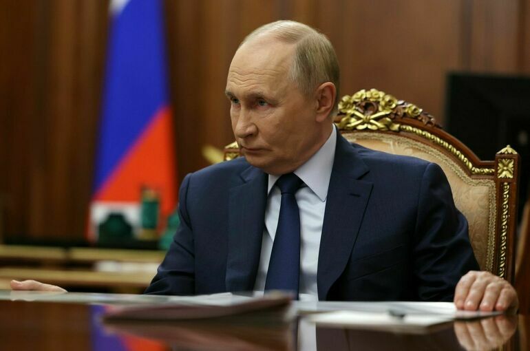 Путин: РФ сделает все необходимое в части компенсаций за крушение самолета AZAL