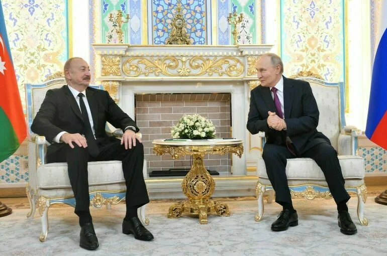  Путин встретился с Алиевым в Таджикистане