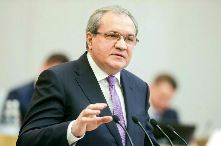 В Совете по правам человека призвали запретить номера без российского флага