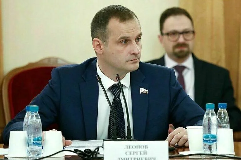 Сергей Леонов