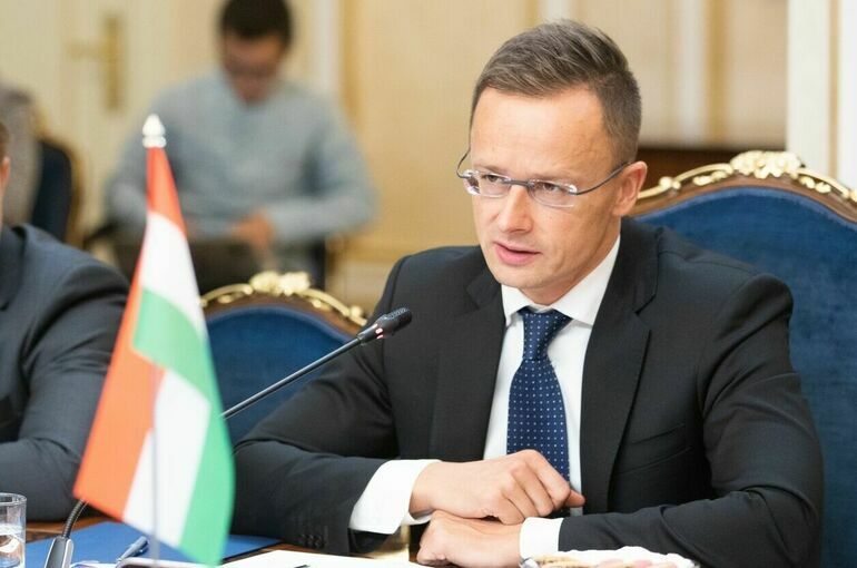 Сийярто: Венгрия надеется, что Трамп принесет мир на Украину