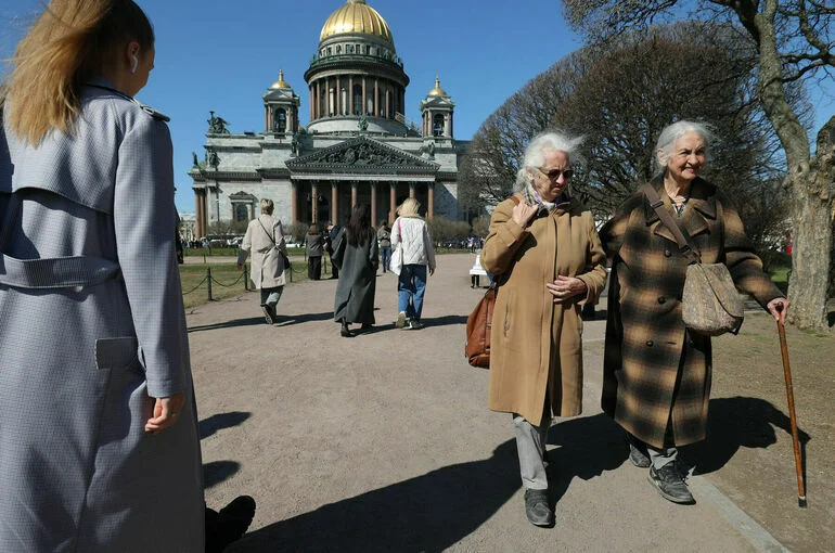 Петербург примет международный форум о долголетии