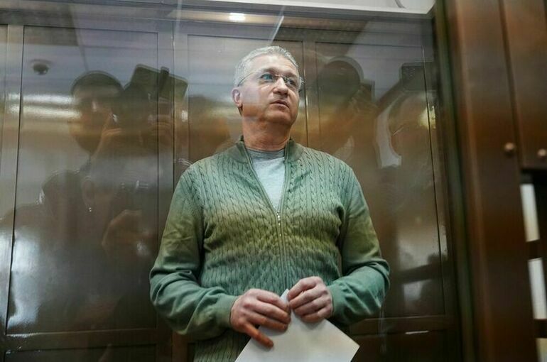 Суд на три месяца продлил арест Тимуру Иванову