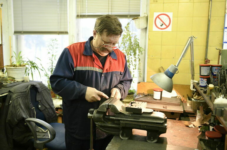 Эксперт считает положительной тенденцию выхода пенсионеров на рынок труда