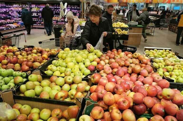 Годовая инфляция в России ускорилась почти до 8,2%
