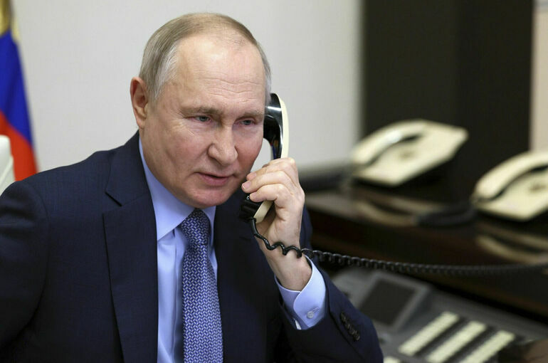 Путин поговорил по телефону с Алиевым