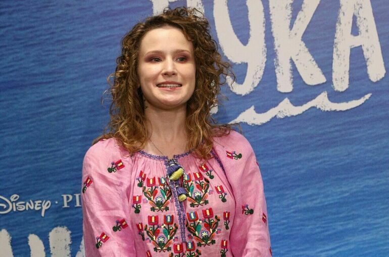 Певицу Монеточку* заочно арестовали за нарушение закона об иноагентах