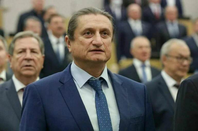 Депутат считает, что новые санкции США могут привести к росту нефтяных доходов РФ