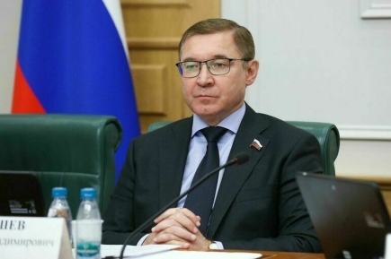 Сенатор Якушев призвал наладить вывоз отходов из Арктики по морю