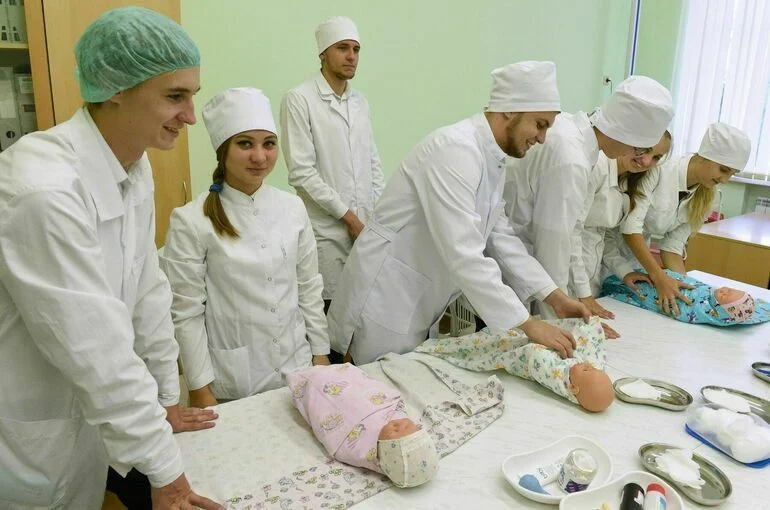 Студентам-медикам сделали послабление по целевому обучению