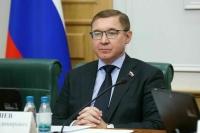 Сенатор Якушев призвал наладить вывоз отходов из Арктики по морю