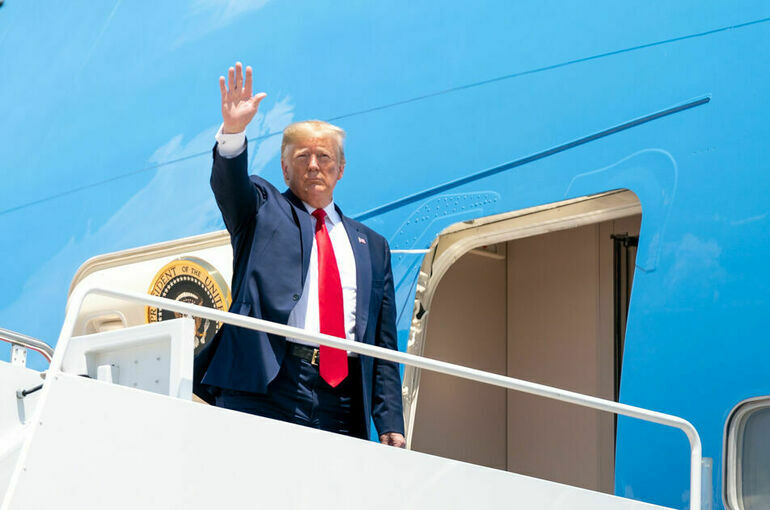 Трамп заявил, что снизил пошлины на товары из КНР из-за ситуации с наркотиками