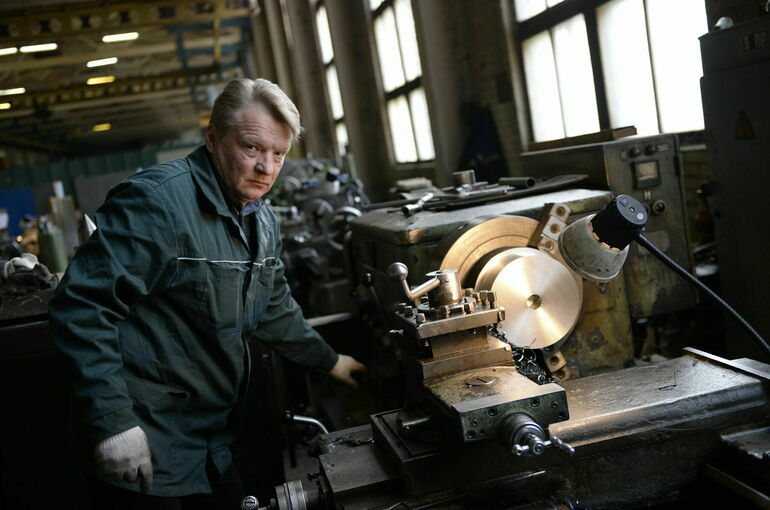 В России хотят расширить использование промышленной продукции из новых регионов