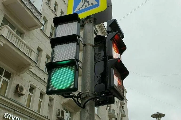 Буквы на светофорах просят заменить цифрами