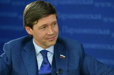 Сенатор Шейкин предложил внедрить программу цифровой грамотности для школьников