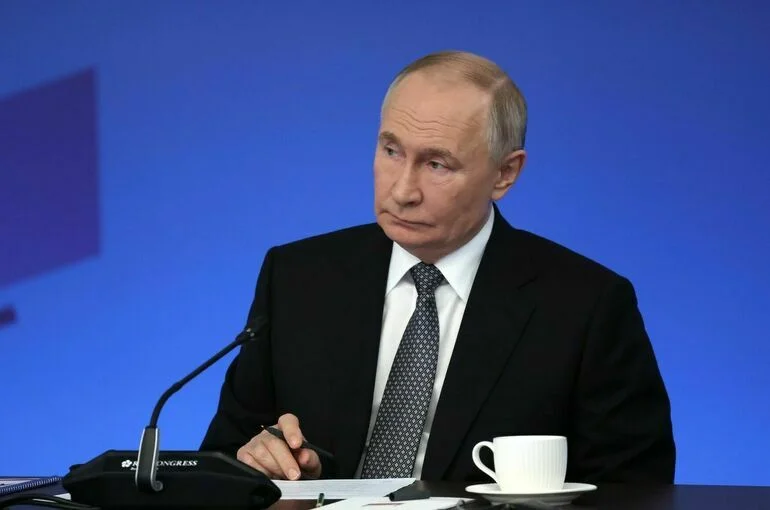 Путин: Школьные спортлиги по основным видам спорта должны появиться во всей России