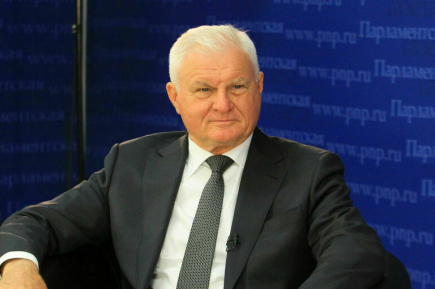 Плотников выразил обеспокоенность замедлением темпов строительства жилья на селе