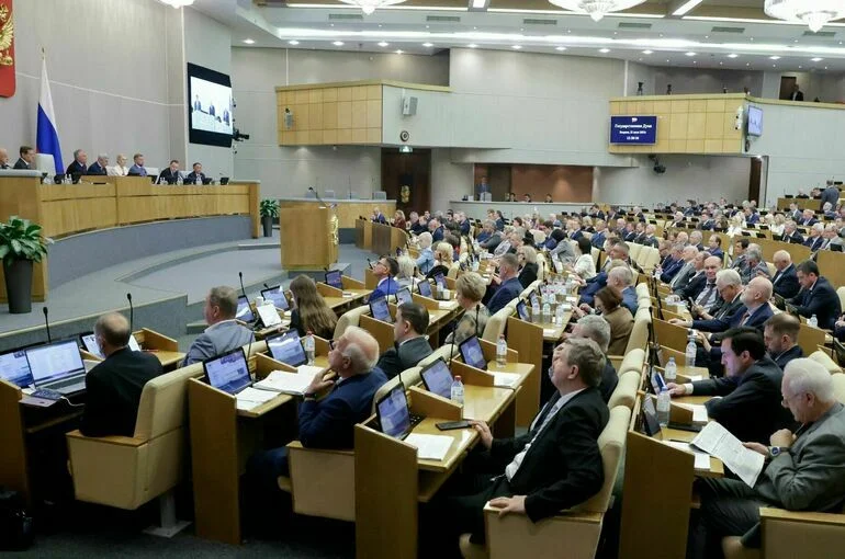 Госдума приняла обращение в связи с эскалацией напряженности у границ Венесуэлы