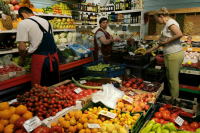 В Минсельхозе призвали поддержать сельские продуктовые магазины