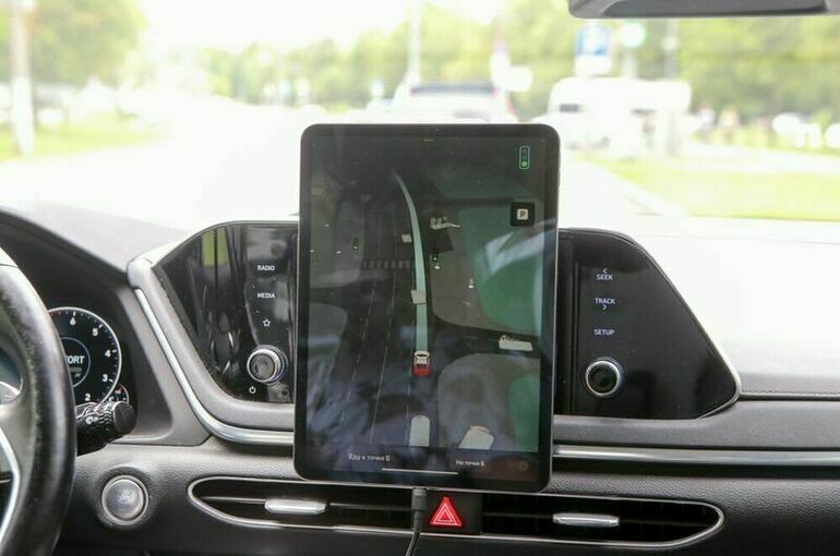 Мишустин: Беспилотное такси могут запустить в Москве в 2026 году 