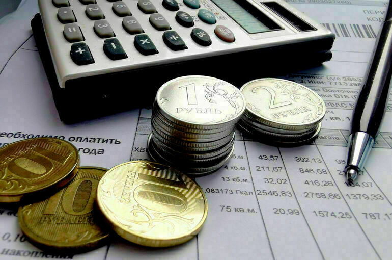 С жителей некоторых регионов могут приостановить взыскание долгов