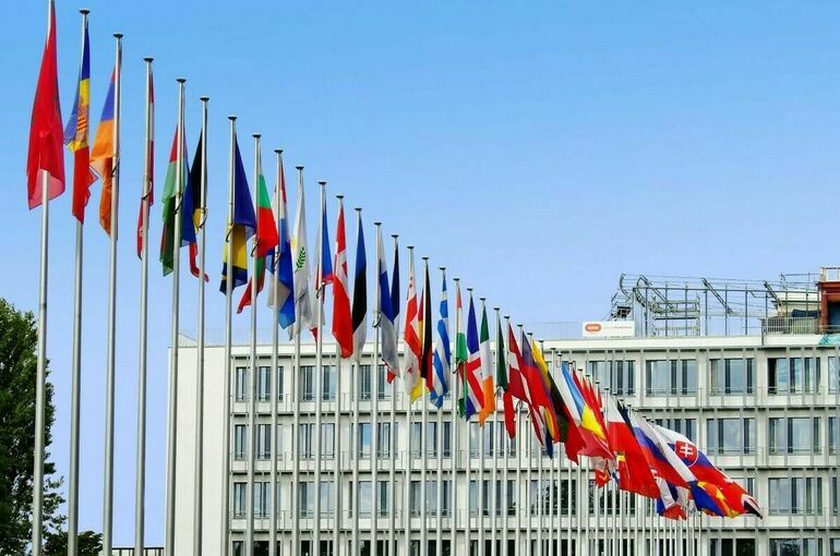 Politico: Венгрия и Словакия могут заблокировать изъятие активов России