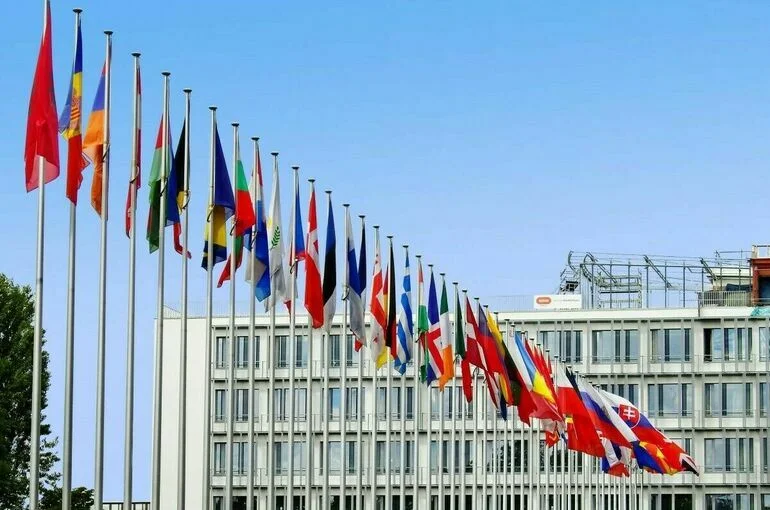 Politico: Венгрия и Словакия могут заблокировать изъятие активов России