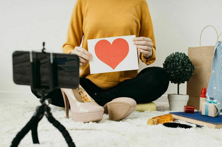 Эксперт рассказал, как мошенники используют блогеров в период «черной пятницы»