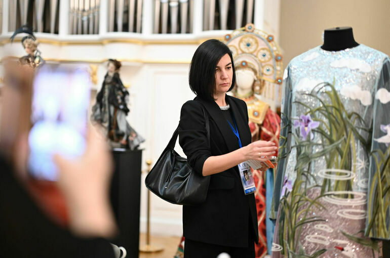 Российские модельеры занимают ниши западных кутюрье