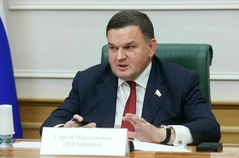 Сенатор Перминов: Запад участвовал в коррупционных схемах на Украине