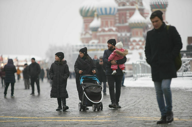 Число многодетных семей в России с начала года выросло более чем на 8%