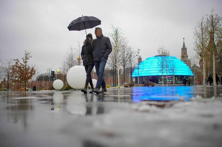 В Гидрометцентре предупредили москвичей о гололедице и мокром снеге
