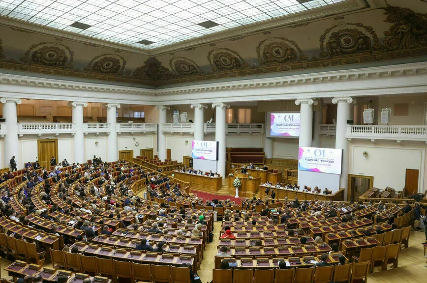 Мода на национальных мотивах сметает шаблонную роскошь